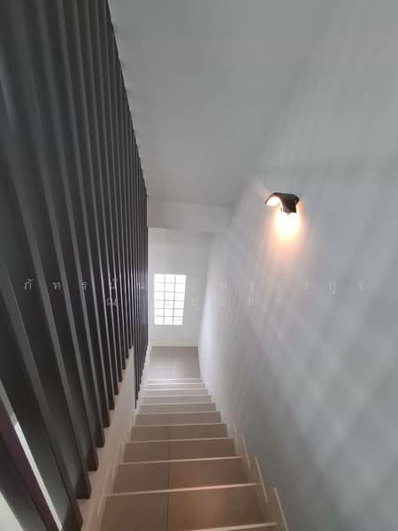 ทาวน์โฮม 3 ชั้น (หลังริม) ถนนเฉลิมพระเกียรติ ร. 9 ซอย 30, Bangkok, Dok Mai, Prawet, Bangkok, 3 Bedrooms, 150 sqm, Townhouse For Sale, by ภัทรนัน อิศรางกูร ณ อยุธยา, 500502401 - DDproperty.com