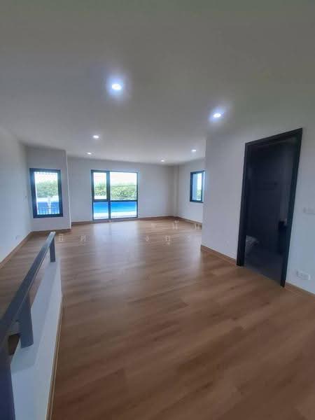 ทาวน์โฮม 3 ชั้น (หลังริม) ถนนเฉลิมพระเกียรติ ร. 9 ซอย 30, Bangkok, Dok Mai, Prawet, Bangkok, 3 Bedrooms, 150 sqm, Townhouse For Sale, by ภัทรนัน อิศรางกูร ณ อยุธยา, 500502401 - DDproperty.com