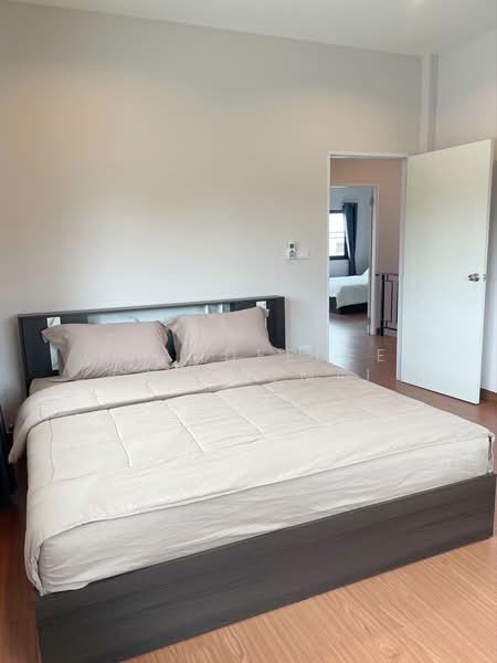 A house for rent near CentralFestival, Chiang Mai Rental Price: 20,000 THB / month Property No.6H353, Chiang Mai, San Phra Net, San Sai, Chiang Mai, 3 Bedrooms, 280 sqm, Semi-Detached House (Twin House) For Rent, by Baandeedee Chiangmai, 500502415 - DDproperty.com