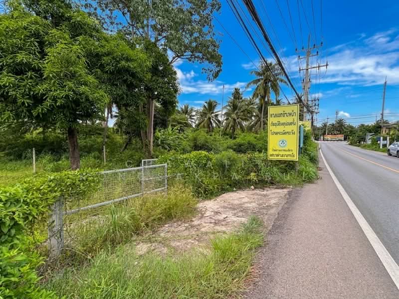 Bargain! Corner plot of land, 3 rai 2 ngan 88 square wa (approximately 1.2 acres), beautiful shape, Samut Songkhram, ทางหลวงแผ่นดินหมายเลข 325, Bang Krabu, Bang Khon Ti, Samut Songkhram, , 5,952 sqm, Land For Sale, by CHAWALIT KONGSAKPAIBUL, 500502467 - DDproperty.com