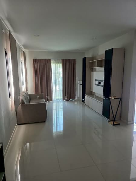 Britania Wongwaen-Hathairat, Pathum Thani, Hathairat Road, Bung Kham Proi, Lam Luk Ka, Pathum Thani, 3 Bedrooms, 140 sqm, Semi-Detached House (Twin House) For Rent, by สรภพ ยอดไชย (สีฝุ่น), 500502490 - DDproperty.com