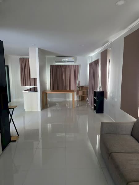 Britania Wongwaen-Hathairat, Pathum Thani, Hathairat Road, Bung Kham Proi, Lam Luk Ka, Pathum Thani, 3 Bedrooms, 140 sqm, Semi-Detached House (Twin House) For Rent, by สรภพ ยอดไชย (สีฝุ่น), 500502490 - DDproperty.com