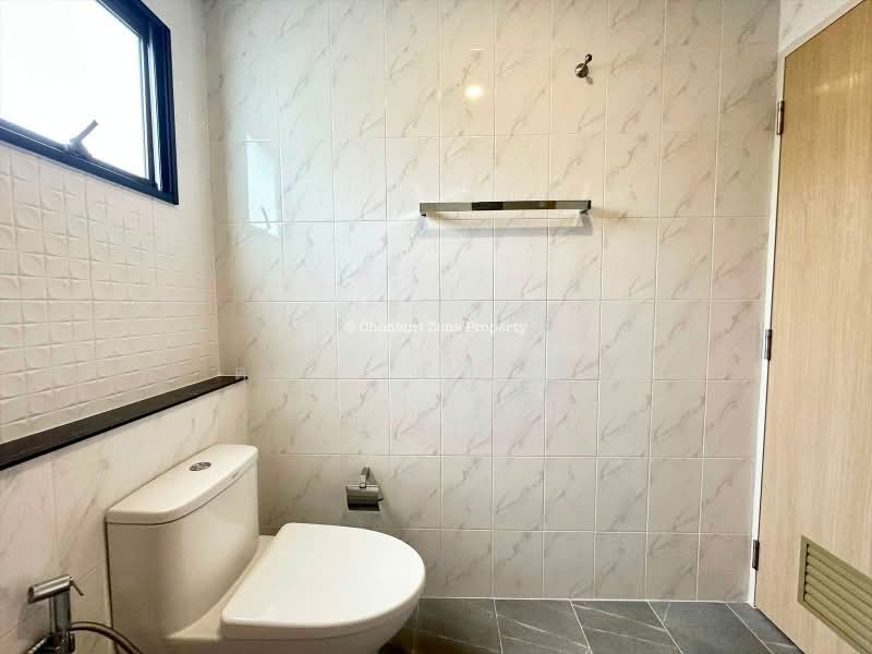 ให้เช่าทาวน์โฮมสไดล์ มูจิมินิมอล ม.เทอเรสโฮม สวนเสือ ศรีราชา, Chon Buri (Pattaya), Surasak, Si Racha, Chon Buri (Pattaya), 3 Bedrooms, 85 sqm, Townhouse For Rent, by Dusit Saengfa, 500502513 - DDproperty.com