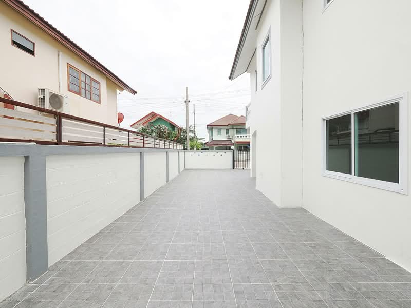 ขายราคาพิเศษ บ้านเดี่ยว 2 ชั้น 52.6 ตร.ว. ม.กิตติยารักษ์5 ขนาด 4 ห้องนอน 2 ห้องน้ำ บ้านหลังใหญ่ ทำเล, นนทบุรี, บางกรวย-ไทรน้อย, ไทรน้อย, นนทบุรี, 300 ตร.ม., บ้านเดี่ยว ขาย, โดย วิภา รุ่งธุระ, 500502527 - DDproperty.com