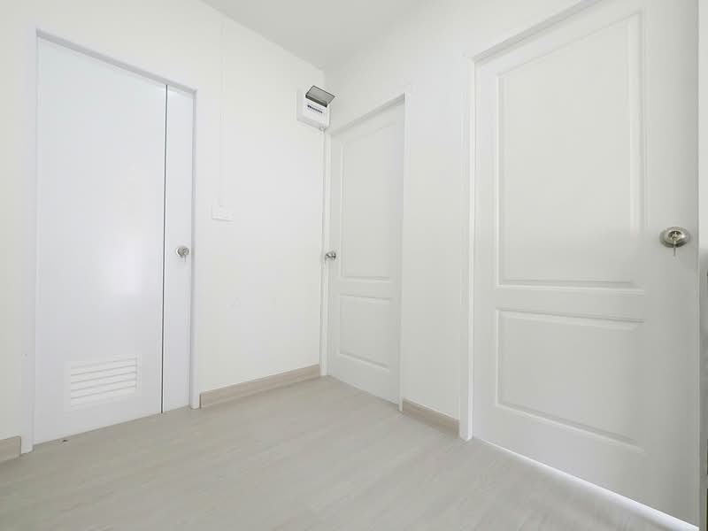 ขายราคาพิเศษ บ้านเดี่ยว 2 ชั้น 52.6 ตร.ว. ม.กิตติยารักษ์5 ขนาด 4 ห้องนอน 2 ห้องน้ำ บ้านหลังใหญ่ ทำเล, Nonthaburi, บางกรวย-ไทรน้อย, Sai Noi, Nonthaburi, 4 Bedrooms, 300 sqm, Single Detached House For Sale, by wipa รุ่งธุระ, 500502527 - DDproperty.com