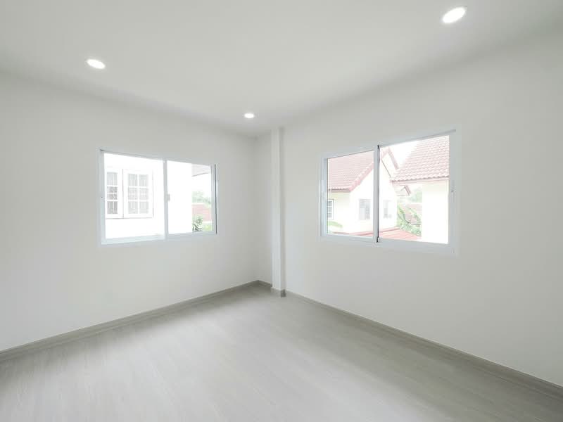 ขายราคาพิเศษ บ้านเดี่ยว 2 ชั้น 52.6 ตร.ว. ม.กิตติยารักษ์5 ขนาด 4 ห้องนอน 2 ห้องน้ำ บ้านหลังใหญ่ ทำเล, นนทบุรี, บางกรวย-ไทรน้อย, ไทรน้อย, นนทบุรี, 300 ตร.ม., บ้านเดี่ยว ขาย, โดย วิภา รุ่งธุระ, 500502527 - DDproperty.com