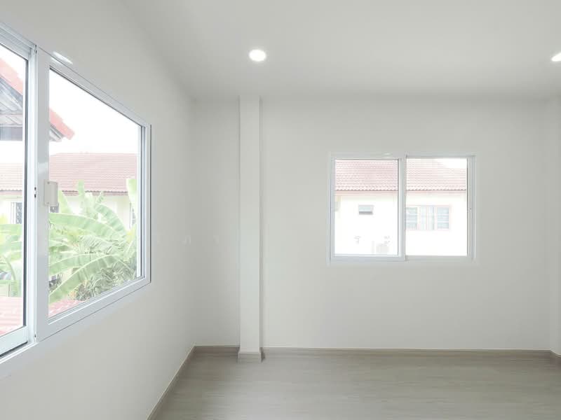 ขายราคาพิเศษ บ้านเดี่ยว 2 ชั้น 52.6 ตร.ว. ม.กิตติยารักษ์5 ขนาด 4 ห้องนอน 2 ห้องน้ำ บ้านหลังใหญ่ ทำเล, Nonthaburi, บางกรวย-ไทรน้อย, Sai Noi, Nonthaburi, 4 Bedrooms, 300 sqm, Single Detached House For Sale, by wipa รุ่งธุระ, 500502527 - DDproperty.com