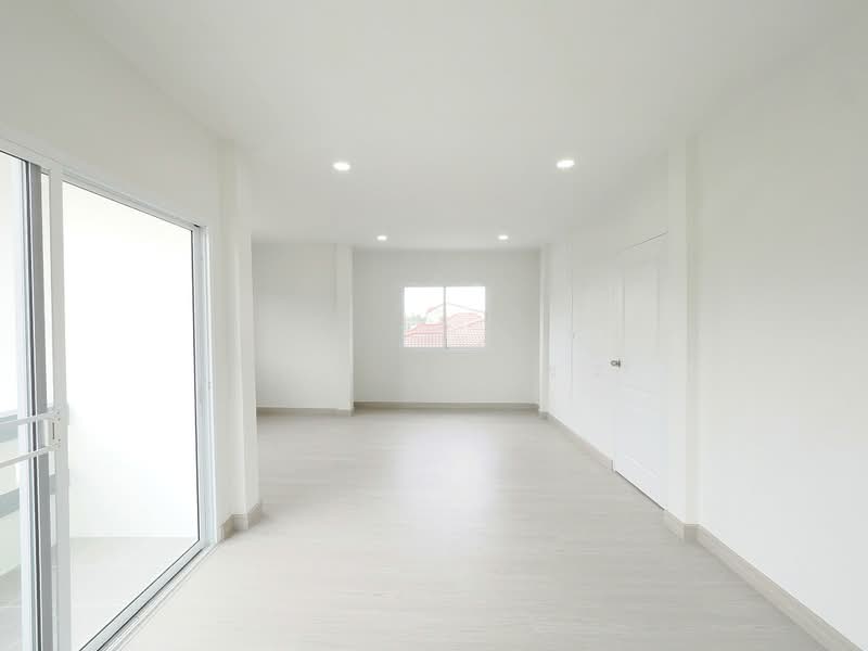 ขายราคาพิเศษ บ้านเดี่ยว 2 ชั้น 52.6 ตร.ว. ม.กิตติยารักษ์5 ขนาด 4 ห้องนอน 2 ห้องน้ำ บ้านหลังใหญ่ ทำเล, นนทบุรี, บางกรวย-ไทรน้อย, ไทรน้อย, นนทบุรี, 300 ตร.ม., บ้านเดี่ยว ขาย, โดย วิภา รุ่งธุระ, 500502527 - DDproperty.com