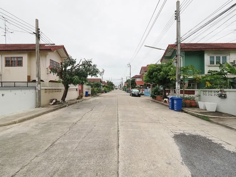 ขายราคาพิเศษ บ้านเดี่ยว 2 ชั้น 52.6 ตร.ว. ม.กิตติยารักษ์5 ขนาด 4 ห้องนอน 2 ห้องน้ำ บ้านหลังใหญ่ ทำเล, นนทบุรี, บางกรวย-ไทรน้อย, ไทรน้อย, นนทบุรี, 300 ตร.ม., บ้านเดี่ยว ขาย, โดย วิภา รุ่งธุระ, 500502527 - DDproperty.com