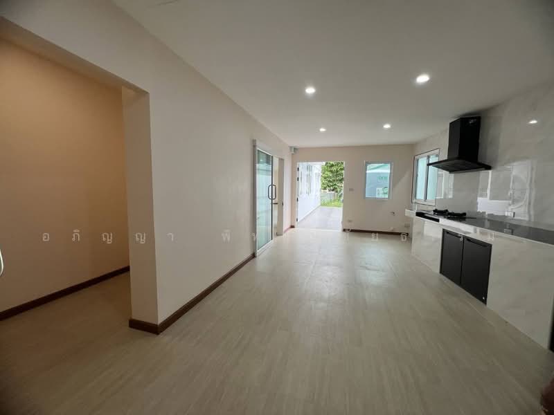 บ้านมณีรินทร์ มาสเตอร์พีซ, Pathum Thani, Ban Klang, Muang Pathum Thani, Pathum Thani, 4 Bedrooms, 420 sqm, Single Detached House For Rent, by Apinya Pitakchaitham, 500502547 - DDproperty.com