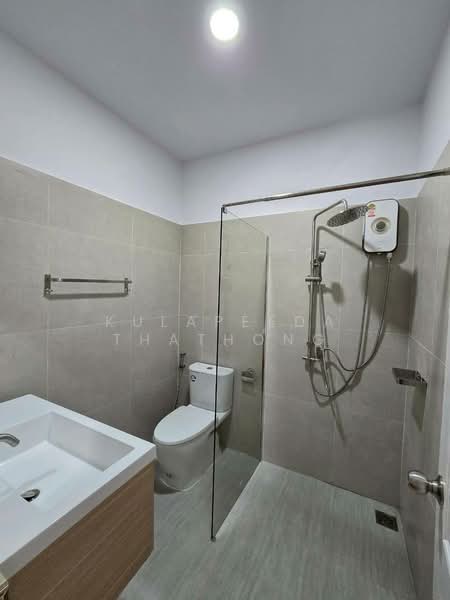 For Sale / Rent: 3-Story Commercial Building, 2 Units, Nakhon Ratchasima, Nai Muang, Muang Nakhon Ratchasima, Nakhon Ratchasima, , 160 sqm, Shophouse For Sale, by Kulapeeda Thathong, 500502558 - DDproperty.com
