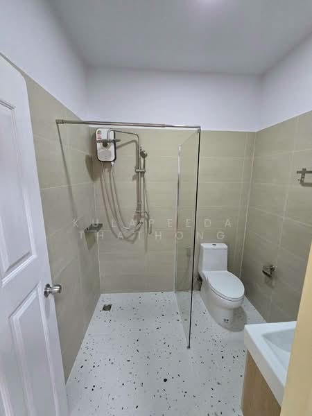 For Sale / Rent: 3-Story Commercial Building, 2 Units, Nakhon Ratchasima, Nai Muang, Muang Nakhon Ratchasima, Nakhon Ratchasima, , 160 sqm, Shophouse For Sale, by Kulapeeda Thathong, 500502558 - DDproperty.com