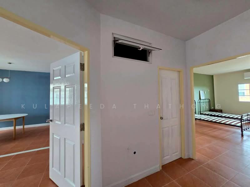 For Sale / Rent: 3-Story Commercial Building, 2 Units, Nakhon Ratchasima, Nai Muang, Muang Nakhon Ratchasima, Nakhon Ratchasima, , 160 sqm, Shophouse For Sale, by Kulapeeda Thathong, 500502558 - DDproperty.com