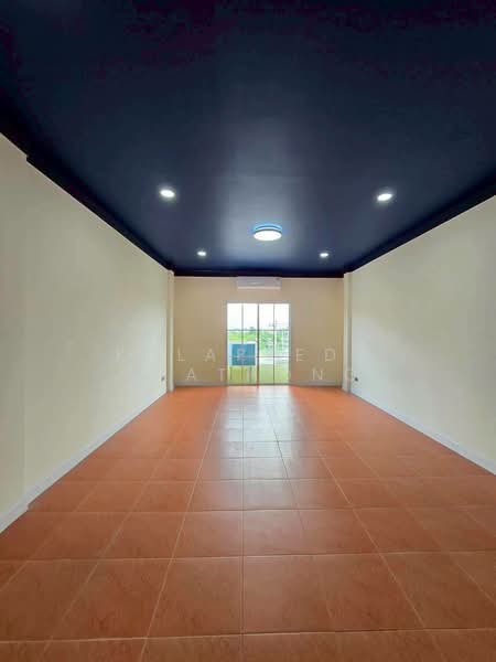 For Sale / Rent: 3-Story Commercial Building, 2 Units, Nakhon Ratchasima, Nai Muang, Muang Nakhon Ratchasima, Nakhon Ratchasima, , 160 sqm, Shophouse For Sale, by Kulapeeda Thathong, 500502558 - DDproperty.com