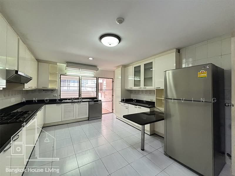 GM Mansion, Bangkok, 5 Soi Sukhumvit 30, Khlong Tan Nua, Watthana, Bangkok, 4 Bedrooms, 450 sqm, Condo For Rent, by Bangkok House Living, 500502590 - DDproperty.com