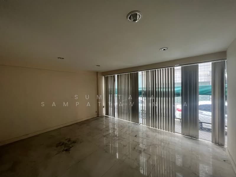 Building for rent Victory Monument, Phaya Thai, Bangkok, Thanon Phaya Thai, Ratchathewi, Bangkok, , 2,000 sqm, Retail Space For Rent, by Sumitara Sampattavanija, 500502594 - DDproperty.com