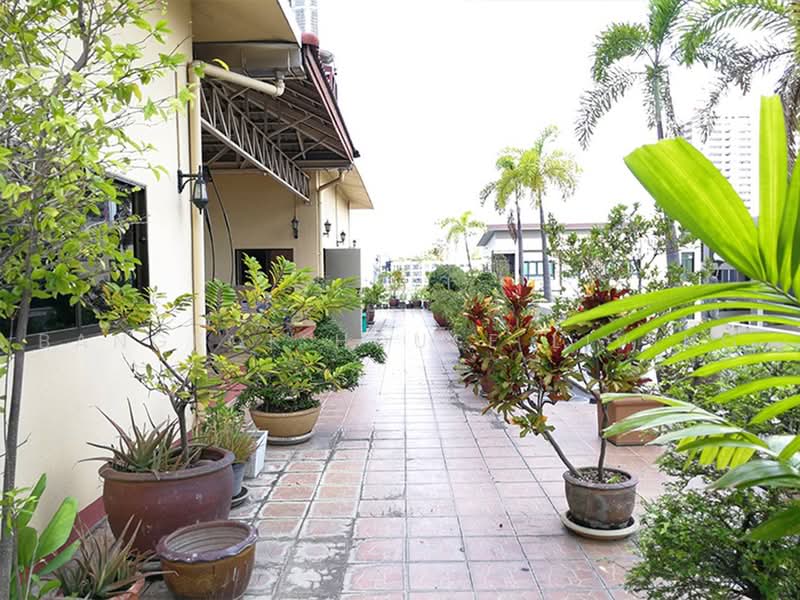 Promsak Mansion, Bangkok, สุขุมวิท 3 Sukhumvit, Khlong Tan Nua, Watthana, Bangkok, 3 Bedrooms, 200 sqm, Condo For Rent, by Bangkok House Living, 500502600 - DDproperty.com