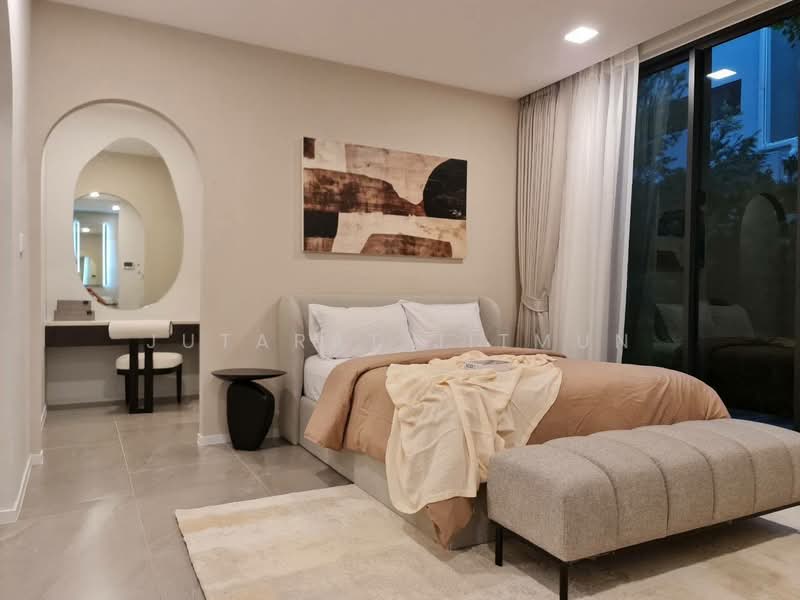 VIVE Krungthep Kreetha, Bangkok, Krungthep Kreetha Road, Saphan Sung, Bangkok, 4 Bedrooms, 421 sqm, Single Detached House For Rent, by Jutarat Jitmun, 500502636 - DDproperty.com