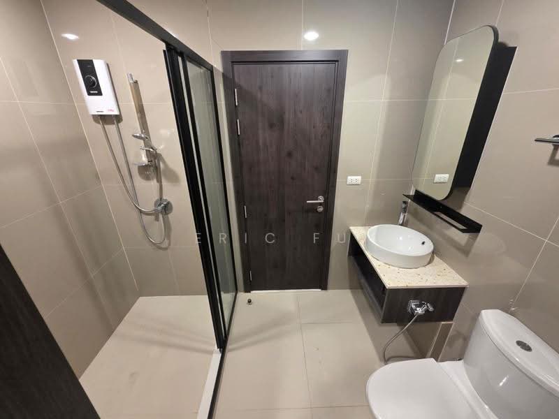 XT Huaikhwang, Bangkok, 244 Ratchadaphisek Road, Huai Khwang, Bangkok, 1 Bedroom, 36 sqm, Condo For Rent, by Eric Fu, 500502655 - DDproperty.com