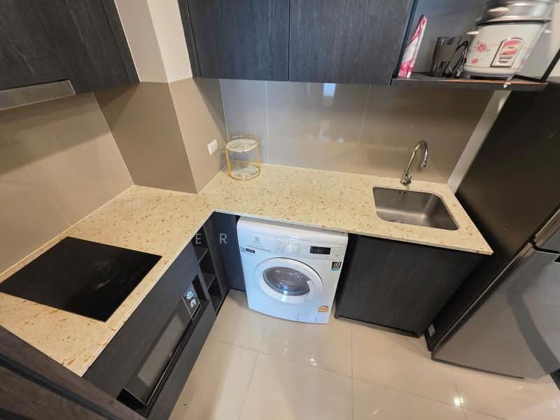 XT Huaikhwang, Bangkok, 244 Ratchadaphisek Road, Huai Khwang, Bangkok, 1 Bedroom, 36 sqm, Condo For Rent, by Eric Fu, 500502655 - DDproperty.com