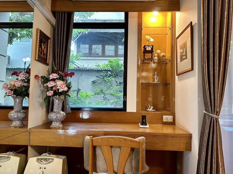 Pipat Place, Bangkok, 37 Soi Sathon 6, Silom, Bang Rak, Bangkok, Studio, 33 sqm, Condo For Rent, by จิตราภรณ์ พิมพ์จันทร์, 500502689 - DDproperty.com