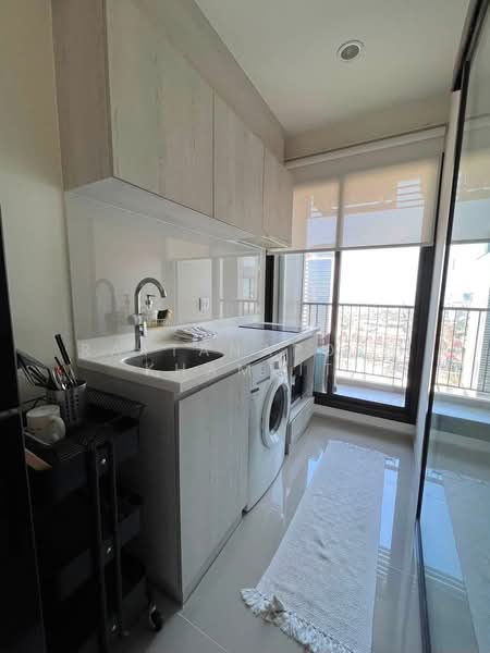 Life Asoke, Bangkok, Asoke-Dindang Road, Bang Kapi, Huai Khwang, Bangkok, 1 Bedroom, 30 sqm, Condo For Rent, by Rattanaporn Khamlit, 500502725 - DDproperty.com