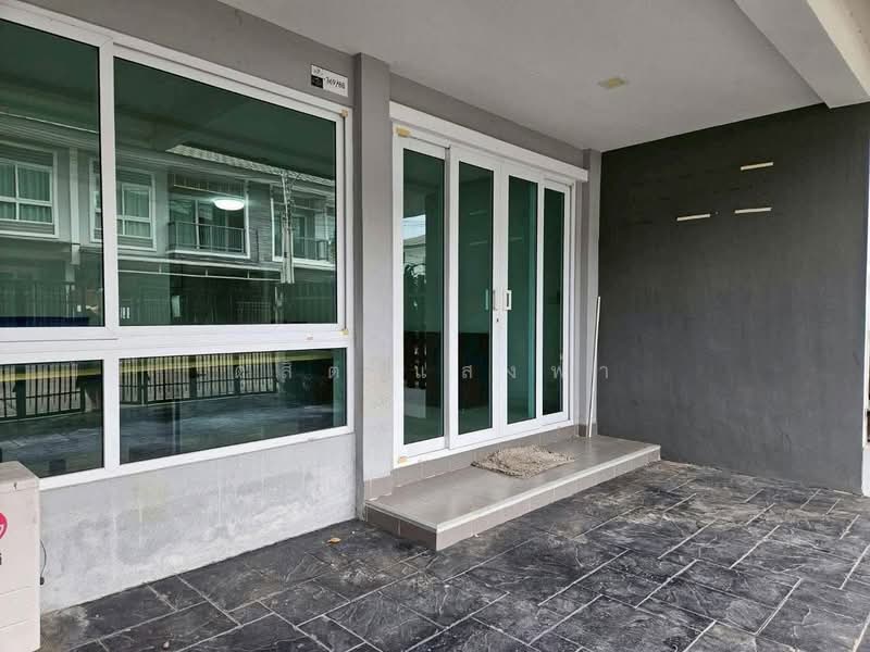 ให้เช่าทาวน์โฮมใหม่ ม.เดอะไฟน์เนสท์ทาวน์ หนองยายบู่ ศรีราชา, Chon Buri (Pattaya), Surasak, Si Racha, Chon Buri (Pattaya), 3 Bedrooms, 80 sqm, Townhouse For Rent, by Dusit Saengfa, 500502733 - DDproperty.com