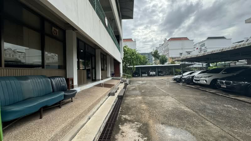 อาคารสำนักงาน พร้อมที่พัก, กรุงเทพ, ถนน สุขุมวิท, บางจาก, พระโขนง, กรุงเทพ, 1,307 ตร.ม., สำนักงาน ขาย, โดย นวลสุวีร์ พยุง, 500502877 - DDproperty.com