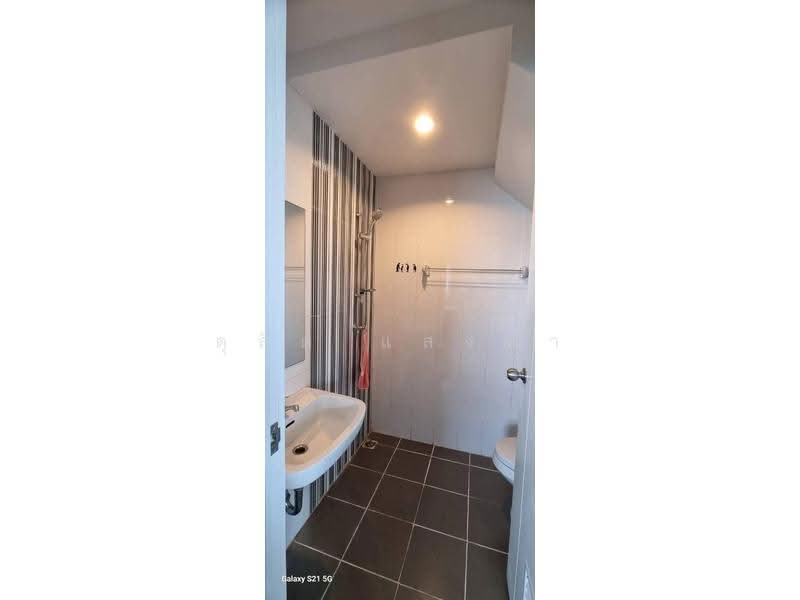 ให้เช่าทาวน์โฮมใหม่ ม.เดอะทรัสต์ทาวน์ บ่อวิน ศรีราชา, Chon Buri (Pattaya), Bo Win, Si Racha, Chon Buri (Pattaya), 4 Bedrooms, 85 sqm, Townhouse For Rent, by Dusit Saengfa, 500502915 - DDproperty.com