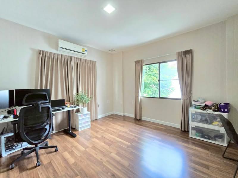 Mantana Lake Watcharapol, Bangkok, Sukhaphiban 5 Road, O-Ngoen, Sai Mai, Bangkok, 4 Bedrooms, 230 sqm, Single Detached House For Sale, by เอนก, 500502916 - DDproperty.com