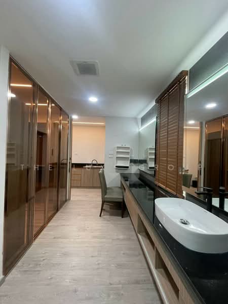 Baan Klang Krung Thonglor : บ้านกลางกรุงทองหล่อ, กรุงเทพ, 55 ซอยสุขุมวิท 55, คลองตันเหนือ, วัฒนา, กรุงเทพ, 400 ตร.ม., ทาวน์เฮ้าส์ ให้เช่า, โดย The Luxe Group, 500502924 - DDproperty.com
