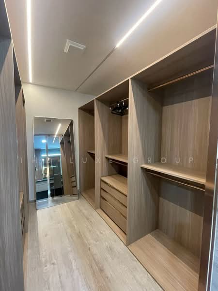 Baan Klang Krung Thonglor, Bangkok, 55 Soi Sukhumvit 55, Khlong Tan Nua, Watthana, Bangkok, 4 Bedrooms, 400 sqm, Townhouse For Rent, by The Luxe Group, 500502924 - DDproperty.com