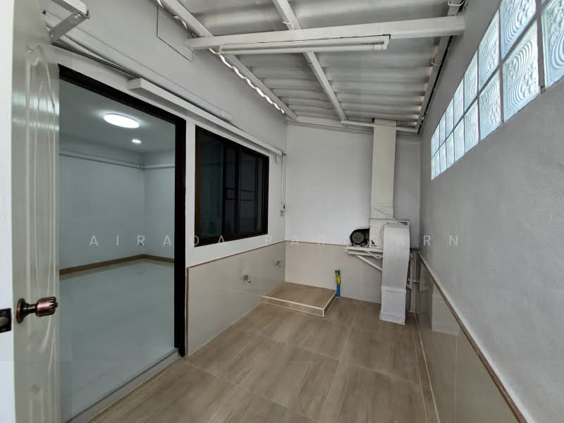2-story townhouse, Soi Kanlapaphruek 6, Bangkok, Bang Wa, Phasi Charoen, Bangkok, 3 Bedrooms, 160 sqm, Townhouse For Rent, by Airada Parasarn, 500502929 - DDproperty.com