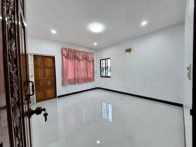 2-story townhouse, Soi Kanlapaphruek 6, Bangkok, Bang Wa, Phasi Charoen, Bangkok, 3 Bedrooms, 160 sqm, Townhouse For Rent, by Airada Parasarn, 500502929 - DDproperty.com