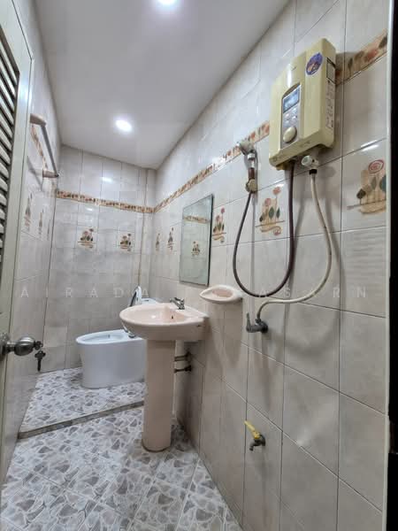 2-story townhouse, Soi Kanlapaphruek 6, Bangkok, Bang Wa, Phasi Charoen, Bangkok, 3 Bedrooms, 160 sqm, Townhouse For Rent, by Airada Parasarn, 500502929 - DDproperty.com