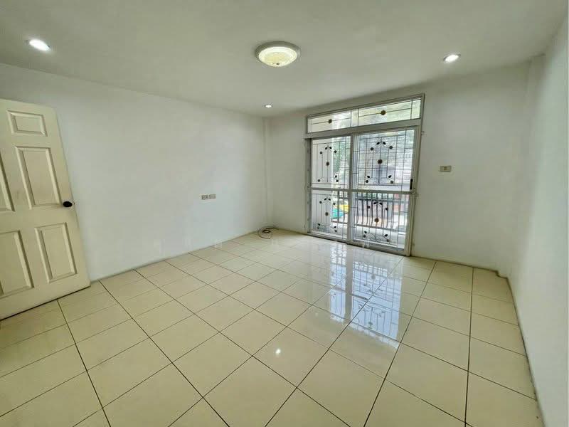 ให้เข่าอาคารพาณิชย์ 3 ชั้น แหลมฉบัง ศรีราชา, Chon Buri (Pattaya), Thung Suk La, Si Racha, Chon Buri (Pattaya), , 150 sqm, Shophouse For Rent, by Dusit Saengfa, 500503009 - DDproperty.com