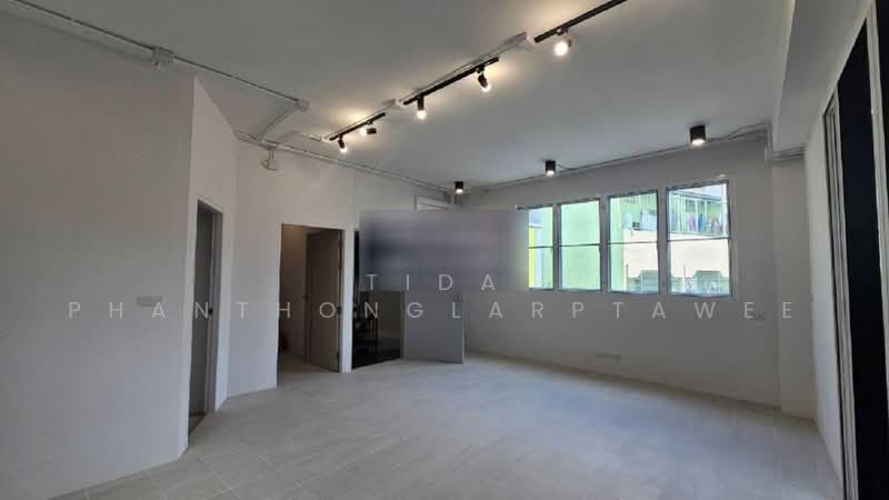 ให้เช่าออฟฟิศ ลำสาลี (Lam Sali) 233.3 sq.m, Bangkok, Khlong Chan, Bang Kapi, Bangkok, , 233 sqm, Office Space For Rent, by Tida phanthonglarptawee, 500503045 - DDproperty.com