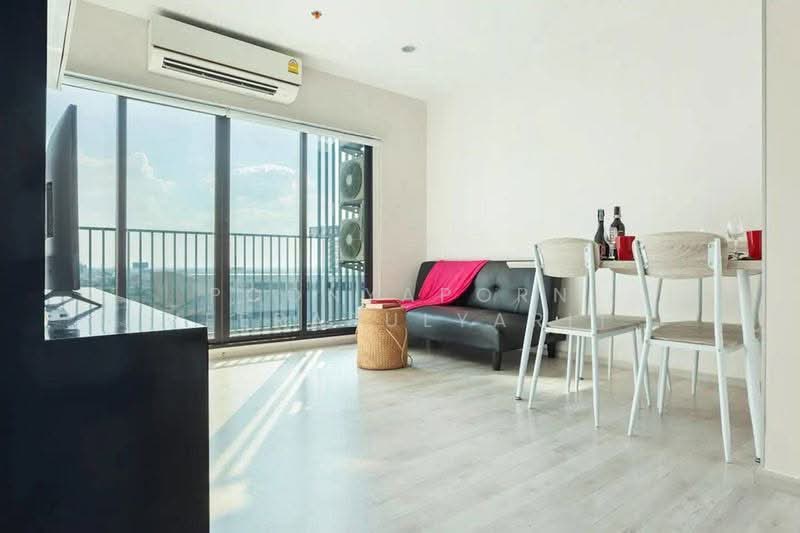 Plum Condo Central Station (Phase 1), Nonthaburi, Village No. 6 188 Sao Thong Hin, Sao Thong Hin, Bang Yai, Nonthaburi, 2 Bedrooms, 50 sqm, Condo For Rent, by Poonyaporn Veerabulyarit, 500503051 - DDproperty.com