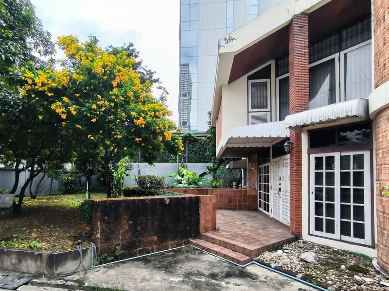 ที่ดินพร้อมบ้านเก่า ขนาด 200 ตรว. สุขุมวิท 34, กรุงเทพ, คลองตัน, คลองเตย, กรุงเทพ, 800 ตร.ม., ที่ดิน ขาย, โดย พิพัฒน์ชัย ชัยศรีบุญเรือง, 500503146 - DDproperty.com