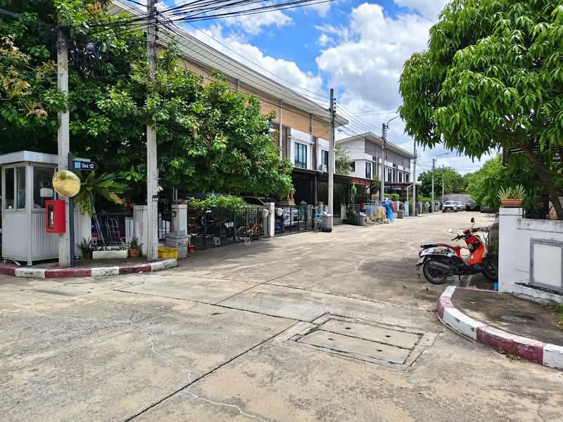 Modi Villa Pinklao – Wongwaen : โมดิ วิลล่า ปิ่นเกล้า – วงแหวน, นนทบุรี, ทางหลวงชนบท นบ.1011, ศาลากลาง, บางกรวย, นนทบุรี, 120 ตร.ม., บ้านแฝด ขาย, โดย ชญาพิชชา พันธกิจ, 500503164 - DDproperty.com