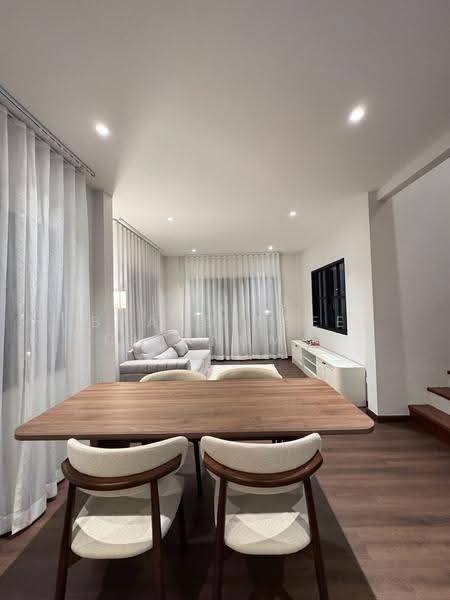 บ้านรีโนเวทใหม่ หลังหัวมุม 3.78 ล้าน ฟรีค่าโอน, Chiang Mai, หมู่บ้านแลนแอนเฮาส์สันทราย, Nong Harn, San Sai, Chiang Mai, 3 Bedrooms, 150 sqm, Single Detached House For Sale, by Baandeedee Chiangmai, 500503174 - DDproperty.com