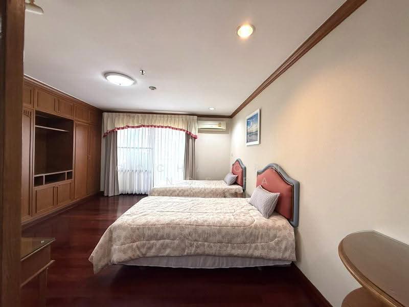 Baan Suanpetch, Bangkok, 18 Soi Sukhumvit 39, Khlong Tan Nua, Watthana, Bangkok, 2 Bedrooms, 135 sqm, Condo For Rent, by Gochaporn Fongsupa, 500503199 - DDproperty.com