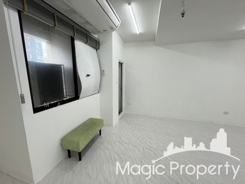 Office Space For Rent in Modern Town, Bangkok, Khlong Tan Nua, Watthana, Bangkok, , 48 sqm, Office Space For Rent, by Magic Property, 500503212 - DDproperty.com