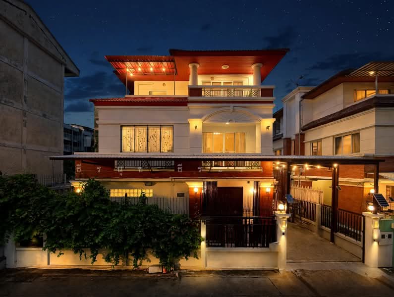 Prime 3-Story House for Sale in Ari Samphan 1 | 60.5 Sq.w | 360 Sq.m | 5 Parking Spaces |, Bangkok, อารีย์สัมพันธ์ 1, Phaya Thai, Bangkok, 4 Bedrooms, 360 sqm, Single Detached House For Sale, by ธีรนุช ธีระวาทิน, 500503246 - DDproperty.com