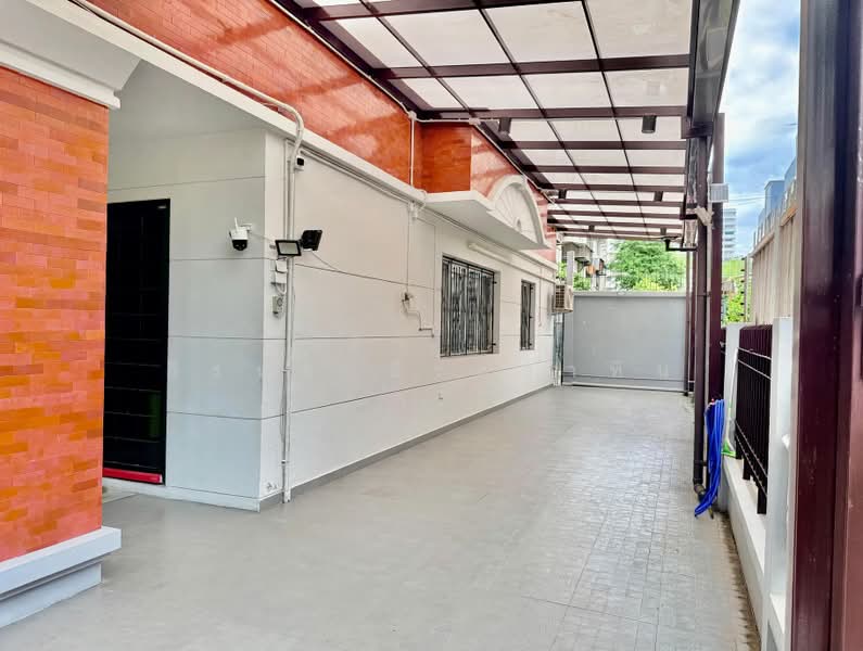 ขายบ้านเดี่ยว 3 ชั้น 60.5 ตร.วา ซอยอารีย์สัมพันธ์ 1 จอดรถ 5 คัน พื้นที่ใช้สอย 360 ตร.ม. ทำเลดี สงบ, กรุงเทพ, อารีย์สัมพันธ์ 1, พญาไท, กรุงเทพ, 360 ตร.ม., บ้านเดี่ยว ขาย, โดย ธีรนุช ธีระวาทิน, 500503246 - DDproperty.com