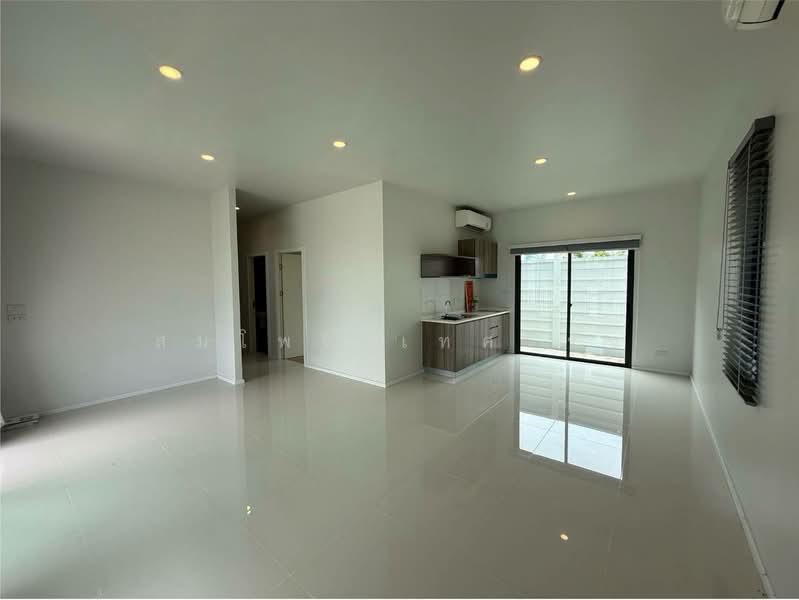 Lake Serene Rama II (Phase 4), Samut Sakhon, Rama ll Road, Bang Nam Chut, Muang Samut Sakhon, Samut Sakhon, 4 Bedrooms, 145 sqm, Townhouse For Sale, by สมโพธิ เทศวิรัช, 500503297 - DDproperty.com