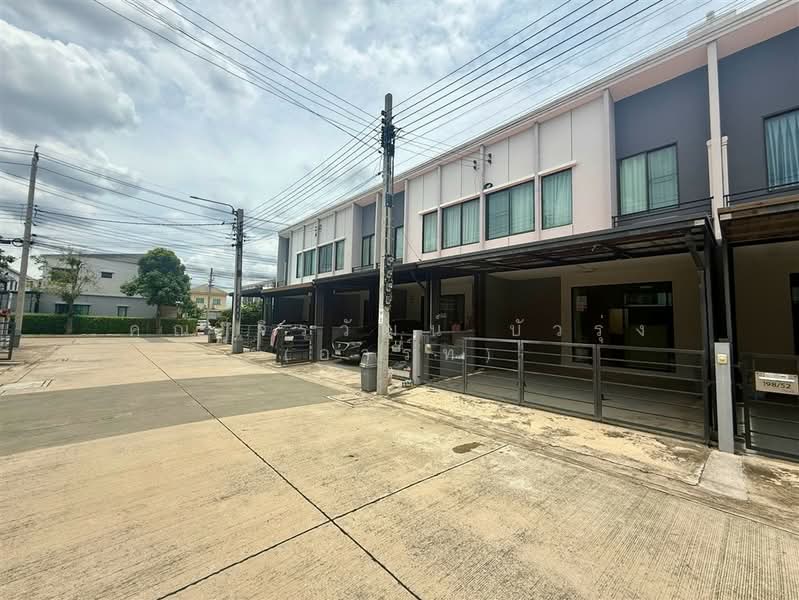 Pleno Donmuang-Songprapa, Bangkok, Soi Song Prapha 30, Song Prapha Road, Si Khan, Don Mueang, Bangkok, 3 Bedrooms, 90 sqm, Townhouse For Sale, by คุณ จิรวัฒน์ บัวรุ่ง (อาร์ท), 500503319 - DDproperty.com