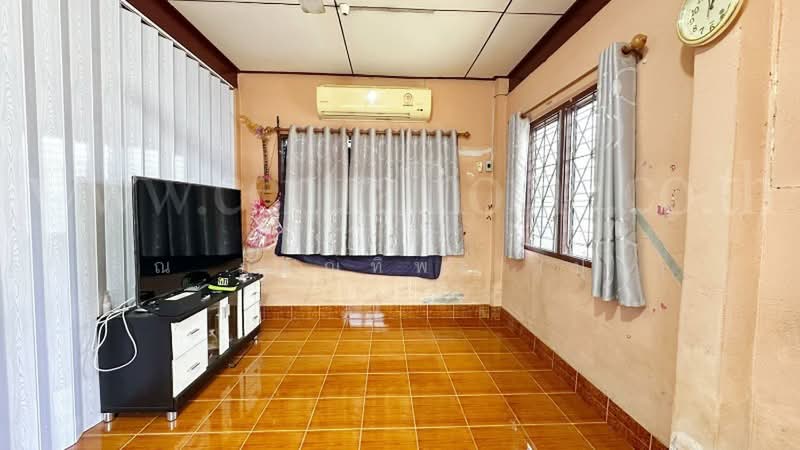 บ้านเดี่ยว พร้อมที่ดิน 93 ตร.วา พหลโยธิน 52 ราคาถูก ทำเลดี, กรุงเทพ, พหลโยธิน 52, ท่าแร้ง, บางเขน, กรุงเทพ, 98 ตร.ม., บ้านเดี่ยว ขาย, โดย คุณ ภรณ์ทิพย์ (ปุ๋ย), 500503363 - DDproperty.com