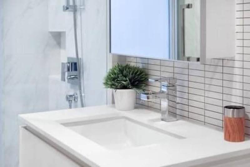 Hyde Sukhumvit 11, Bangkok, 11 Soi Sukhumvit 11, Khlongtoei Nua, Watthana, Bangkok, 2 Bedrooms, 58 sqm, Condo For Sale, by Chomratkamol Soontorntarawong (Gor), 500503412 - DDproperty.com