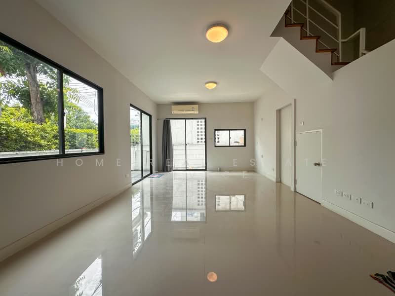 Baan Klang Muang Ratchaphruek - Rattanathibet, Nonthaburi, Soi Yothathikan, Nonthaburi 2023, Bang Rak Yai, Bang Bua Thong, Nonthaburi, 3 Bedrooms, 145 sqm, Townhouse For Sale, by HOME Real Estate Service, 500503469 - DDproperty.com